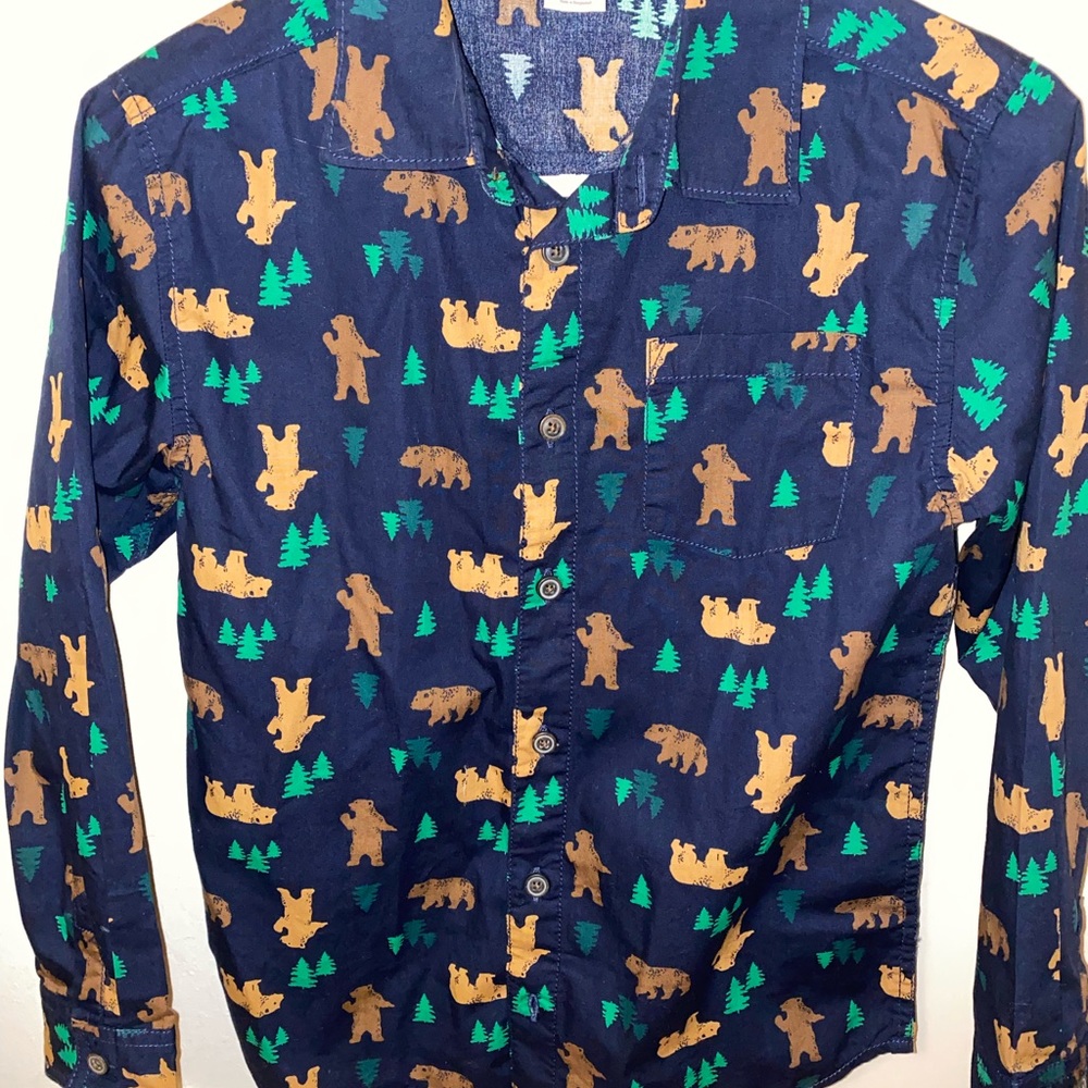 🧸🎄🎁 Christmas Unique Gymboree shirt with bears and trees. Worn once.